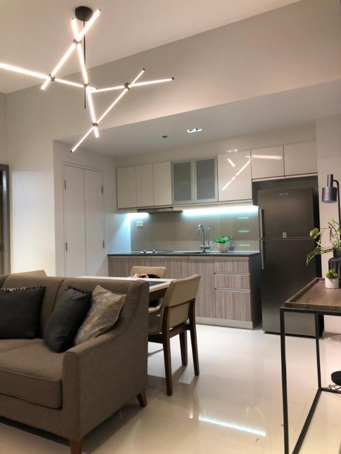 One Uptown Residence Taguig Buitenkant foto